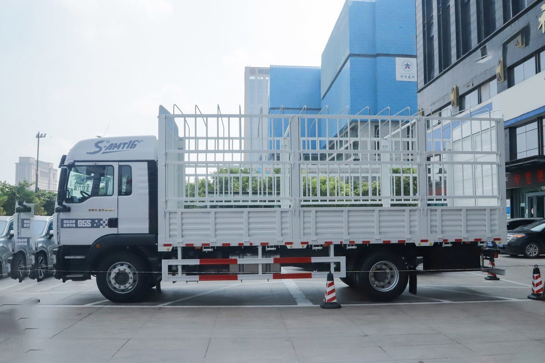 Airbag Assorbente d'urto Seggiolino automatizzato manuale 270 CV 4*2 6,8m Sinotruk Sitrak Fence Truck