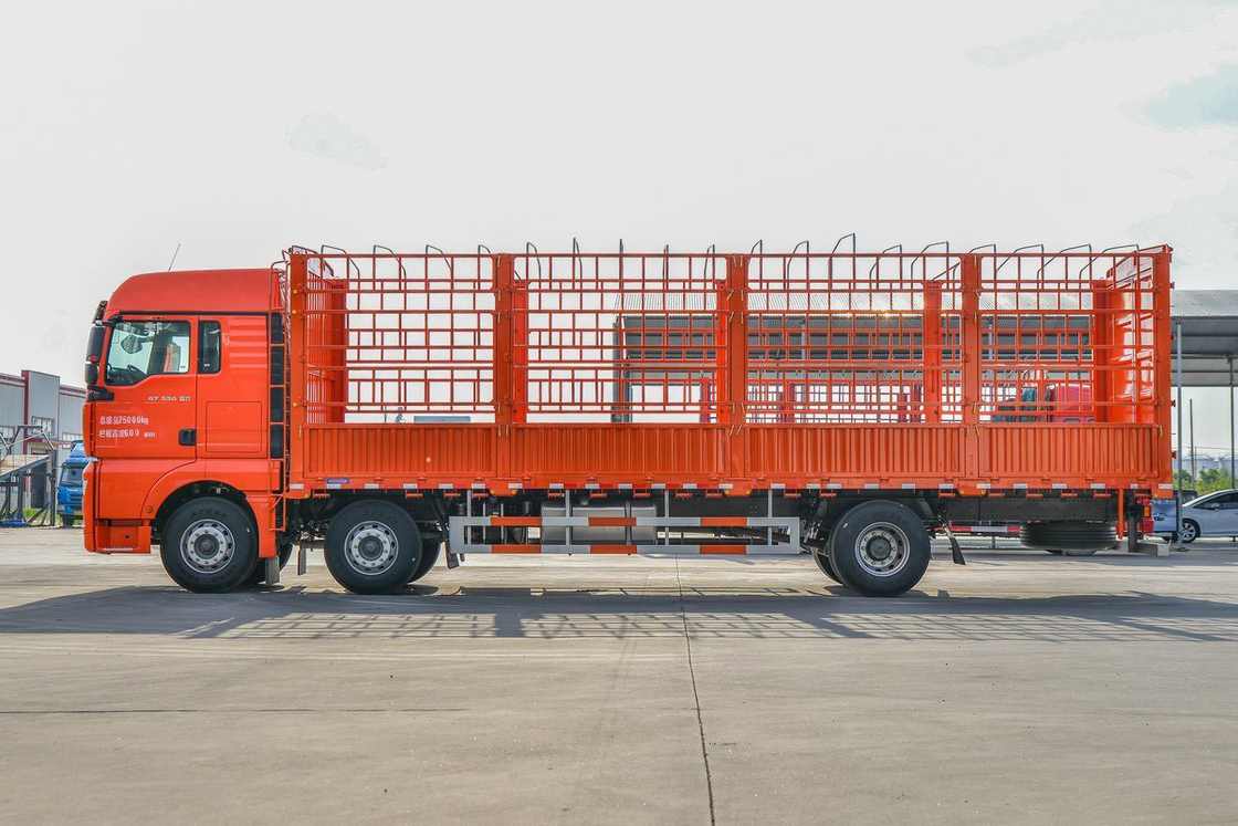 Sinotruk G5 Modello 250 CV 4X2 6.8m AMT Deflettore a 8 velocità e piastra di flusso SITRAK Fence Truck