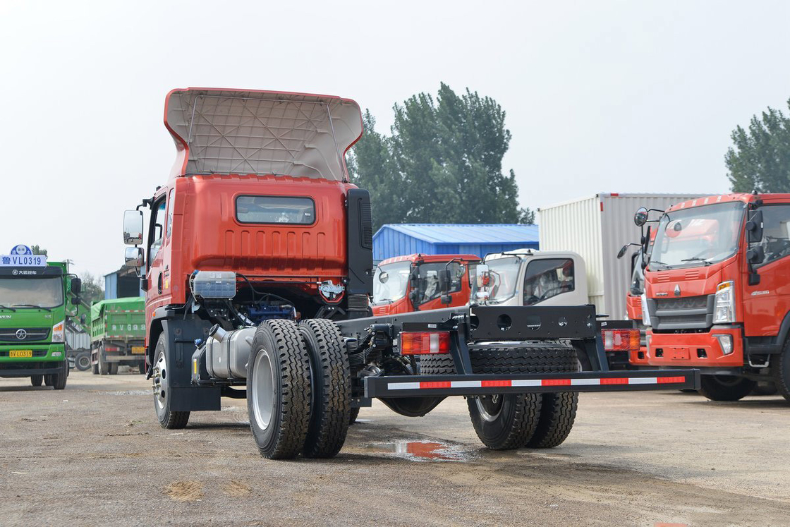 Sinotruk Deflector del tetto alto 190hp Howo Truck Chassis può essere installato con 5.75m Fence Truck