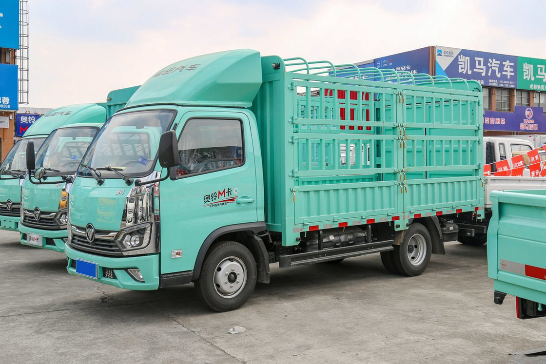 Foton Auman Mini Truck 2.0L 127HP CNG 3.815m Alto tetto Deflector Recinzione Camion Sedile assorbente d'urto