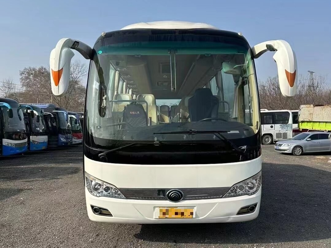 Utilizzato passeggeri e viaggi 2015 anno 39 posti YUTONG autobus ZK6876 foglia primavera uso su strada cattiva