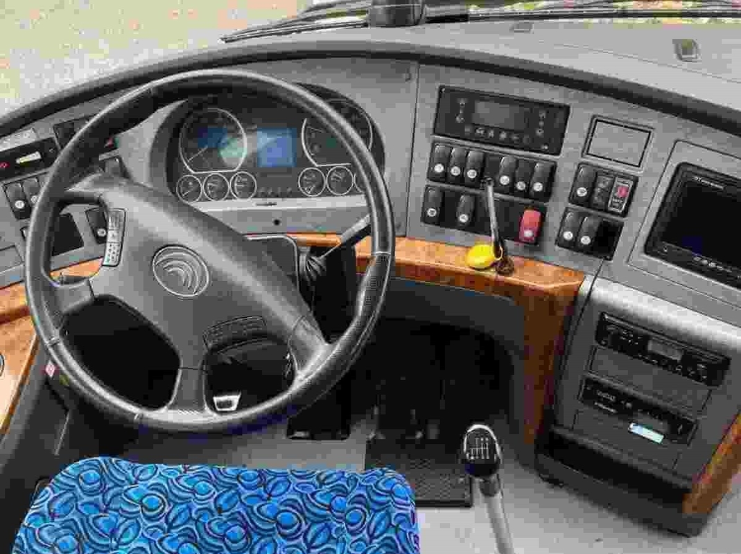 Autobus usato YUTONG lussuoso 2015 Anno Euro-IV Emissioni 51 posti grande bagagliaio