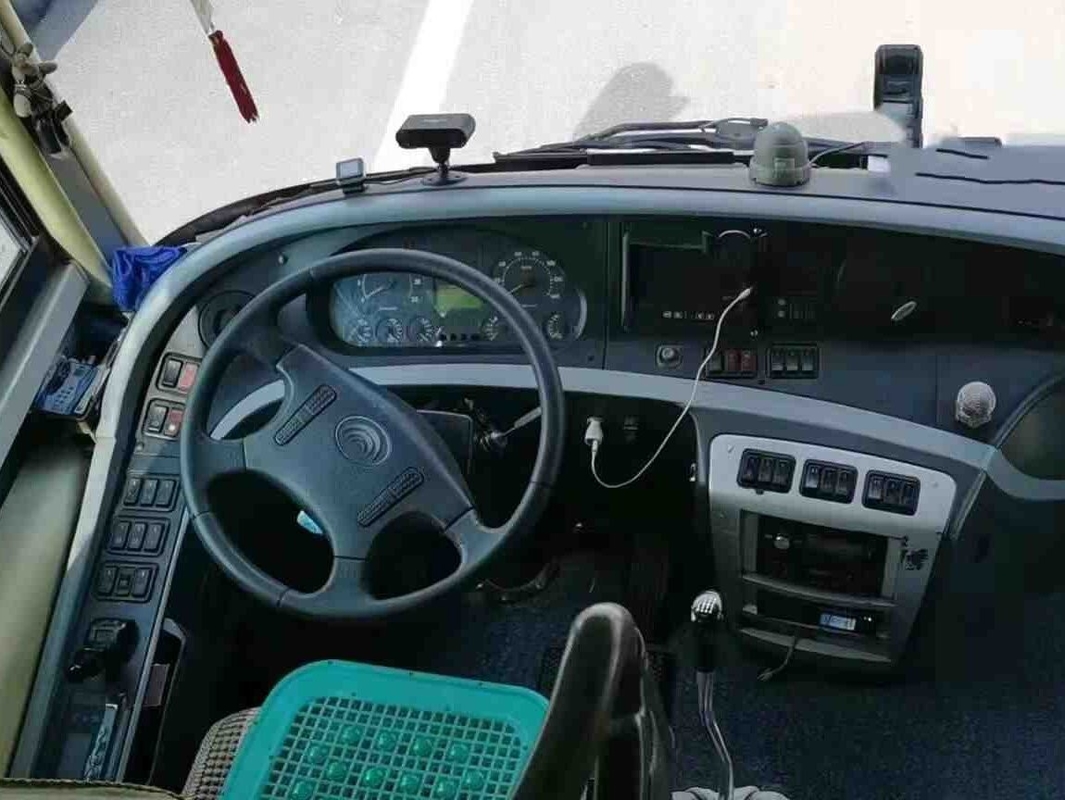 Autobus passeggeri di seconda mano Yutong Zk6122 Grande capacità bagagli Motore Weichai 336hp A/C