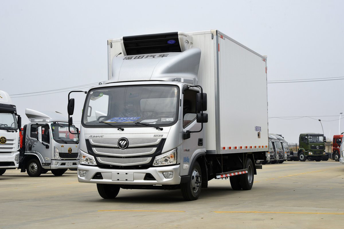 158 HP 4X2 Sedie in fila singola Sei marce 4,08m Doppia porta Casella di carico bianca Foton BJ5048 Camion frigorifero