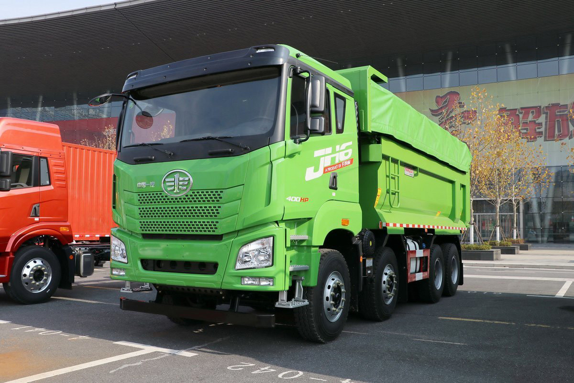 Qingdao Jiefang Dump Truck JH6 Heavy Truck Diesel 400 HP Sedile a mezza fila 8X4 5,8m Container di scarico posteriore
