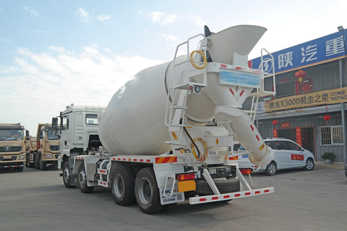 Shaanxi Automobile Heavy Truck Delong Nuovo M3000 336HP 8X4 7.49m3 Camione miscelatore di calcestruzzo