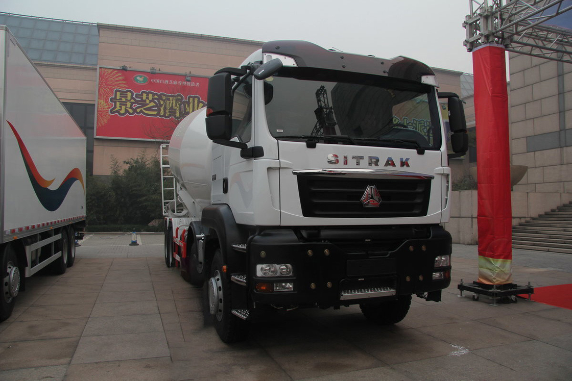 Sinotruk SITRAK C7H Camion pesante diesel a 16 velocità 400 CV 8X4 6,5 m3 Camion miscelatore di calcestruzzo