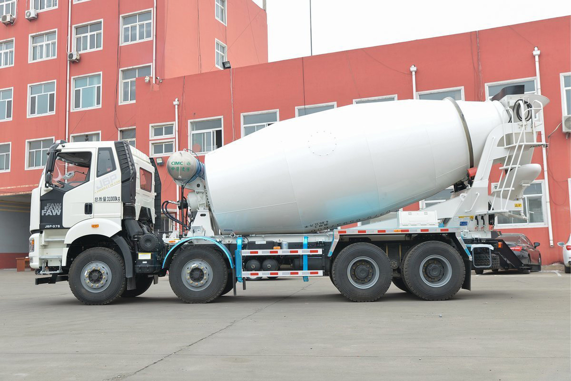 J6P 375HP 8X4 completamente galleggiante Piatta parte superiore Mezzo dislocamento 7.86m3 FAW Jiefang camion miscelatore di calcestruzzo