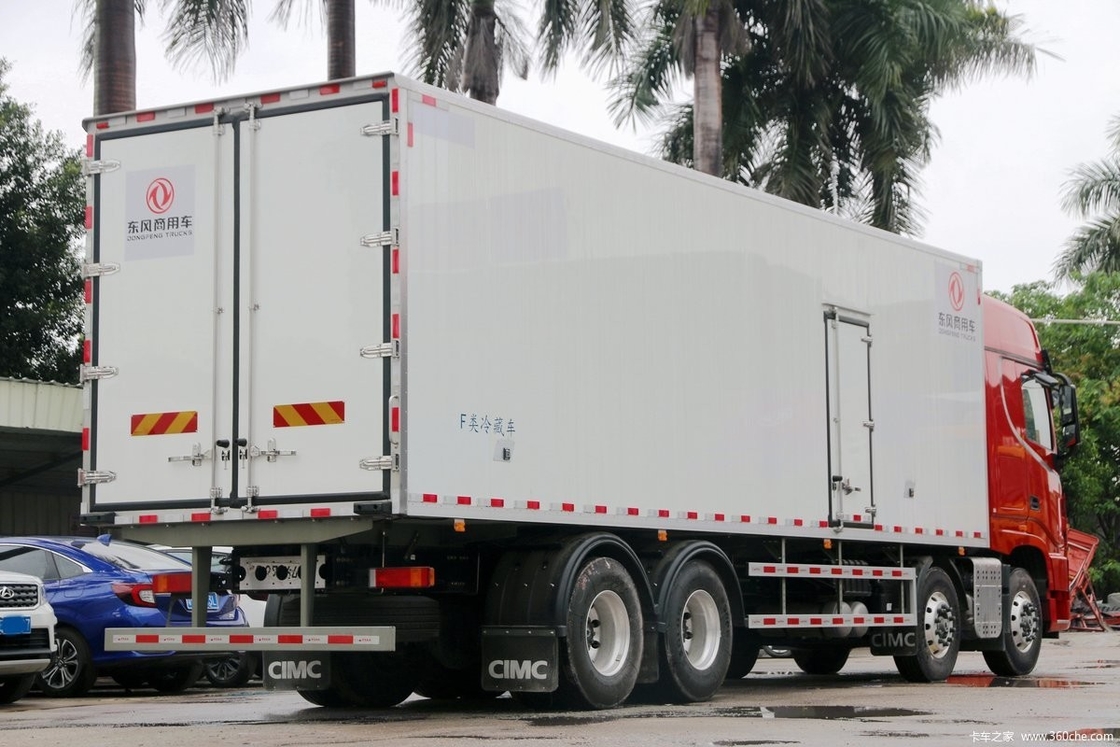 Dongfeng DFH5310 Diesel 14 Gear 465 Hp Mezza fila Alto tetto 8X4 9,4m AMT Automatico camion frigorifero
