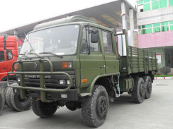 20 tonnellate di carico camion off-road 6 * 6 verde oliva Dongfeng Tianjin autocarro a letto piatto Cummins motore
