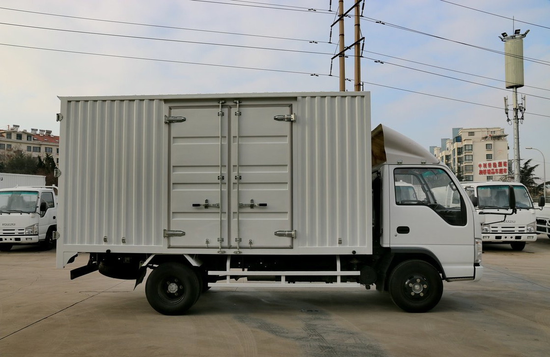 Camion merci Isuzu 15 tonnellate Camion camion furgone Box Motore diesel 5.2L cilindrata 4*2 modalità di guida