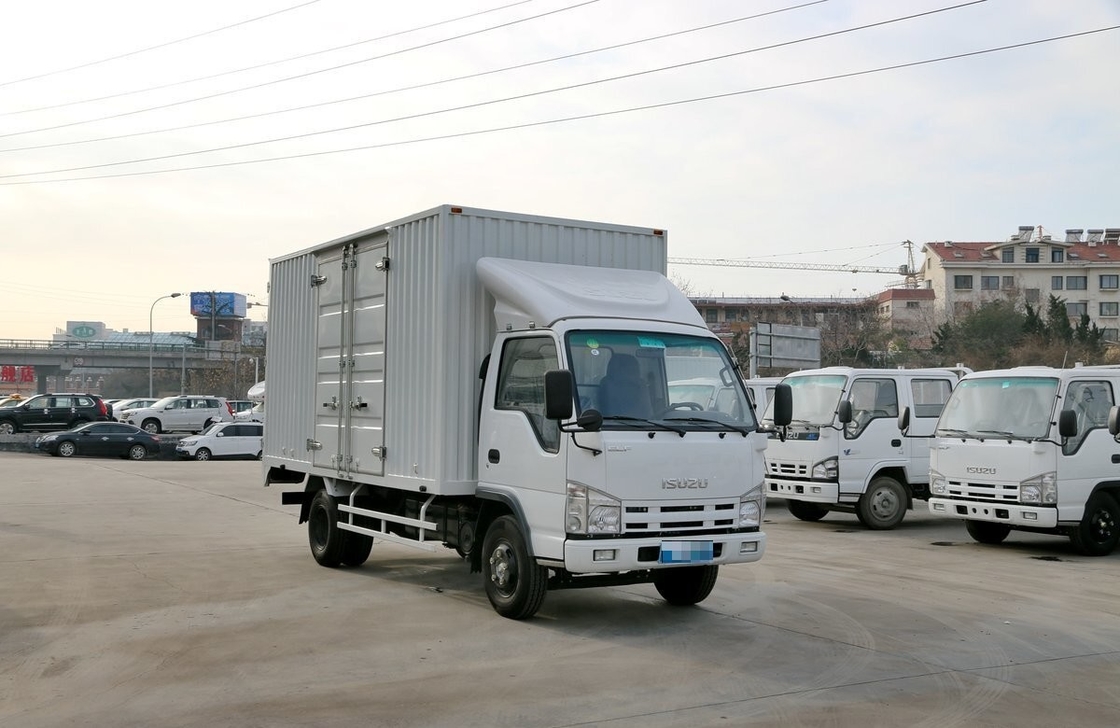 Camion merci Isuzu 15 tonnellate Camion camion furgone Box Motore diesel 5.2L cilindrata 4*2 modalità di guida