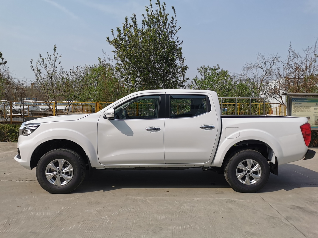 Pickup Truck Diesel 4x4 Dongfeng Nissan 2WD & 4WD Off-Road doppia cabina manuale e automatica