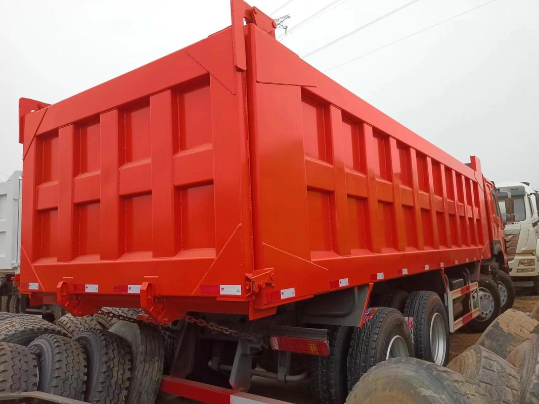40 tonnellate di camion spazzatura in vendita Howo 400hp camion a gomma 27 cubi di trasporto pesante di sabbia