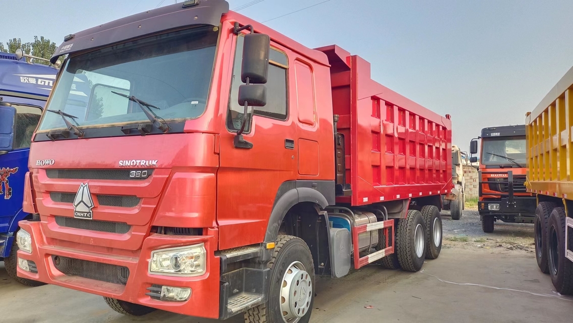Howo Dump Truck Usato Una fila e mezza Cabina Sinotruk Tipper 20cbm Box 380hp Euro 2 Emissioni
