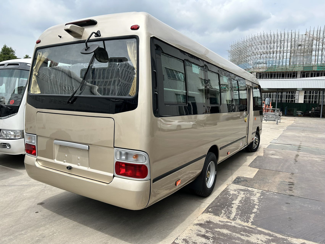 Cina Minibus 30 posti Cummins Motore Diesel A/C Nuovo LHD Euro 2 Emissioni Usato in Ghana