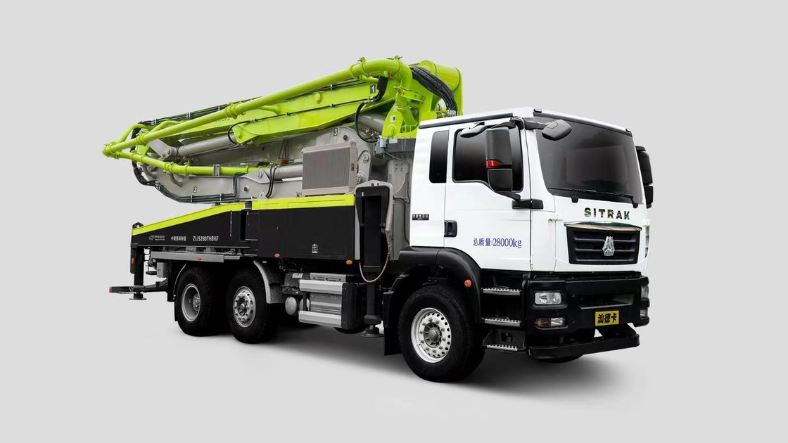 Camion pompa calcestruzzo 37 metri Zoomlion 6*4 Sinotruk Sitrak Chassis cinque sezioni Boom per la flessibilità