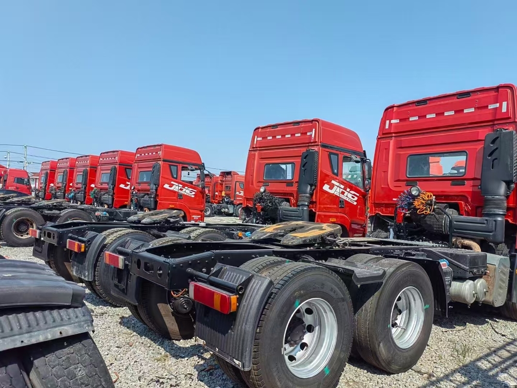 Camion usato FAW Jiefang Camion rimorchio JH6 Modello Basso chilometraggio 2020 Anno Motore a basso consumo di carburante