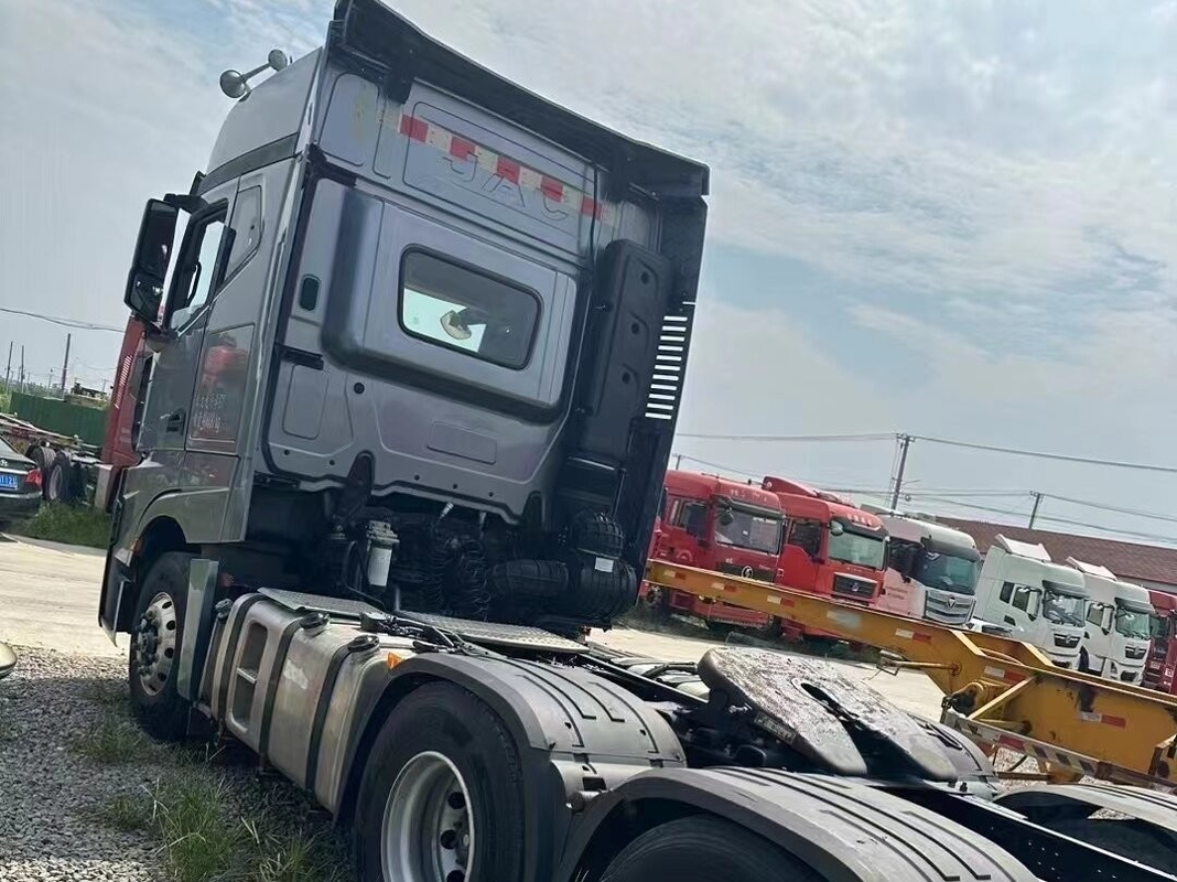 Camioni per la testa di trattore per JAC K7 Trasmissione automatica ZF 540hp con portacomandi 6*4
