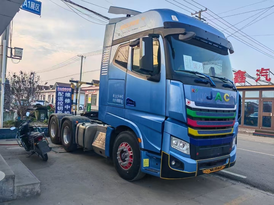 Capo di trattore rinnovato Usato 2023 Anno JAC Semicarri per 10 ruote Cummins Motore airbag da 560 CV