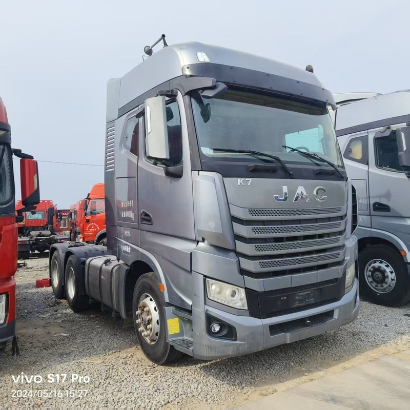 Ingrosso Camion a testa di trattore usato Camion JAC Camion di seconda mano Camion a semiconduttore 540 CV Cabina a tetto alto Trasporto logistico
