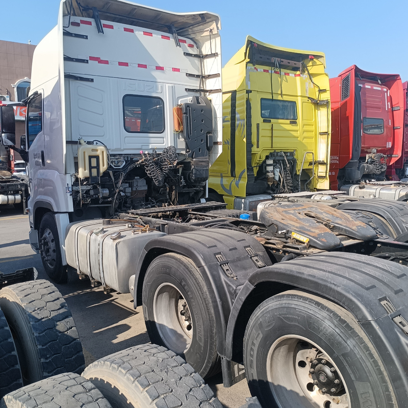 Camion tractor Isuzu 460hp Camion trailers 6×4 Drive Modello 2020 Anno di trasporto elevato