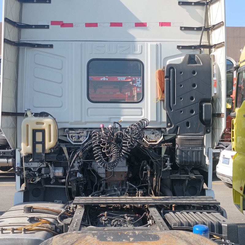 Camion tractor Isuzu 460hp Camion trailers 6×4 Drive Modello 2020 Anno di trasporto elevato