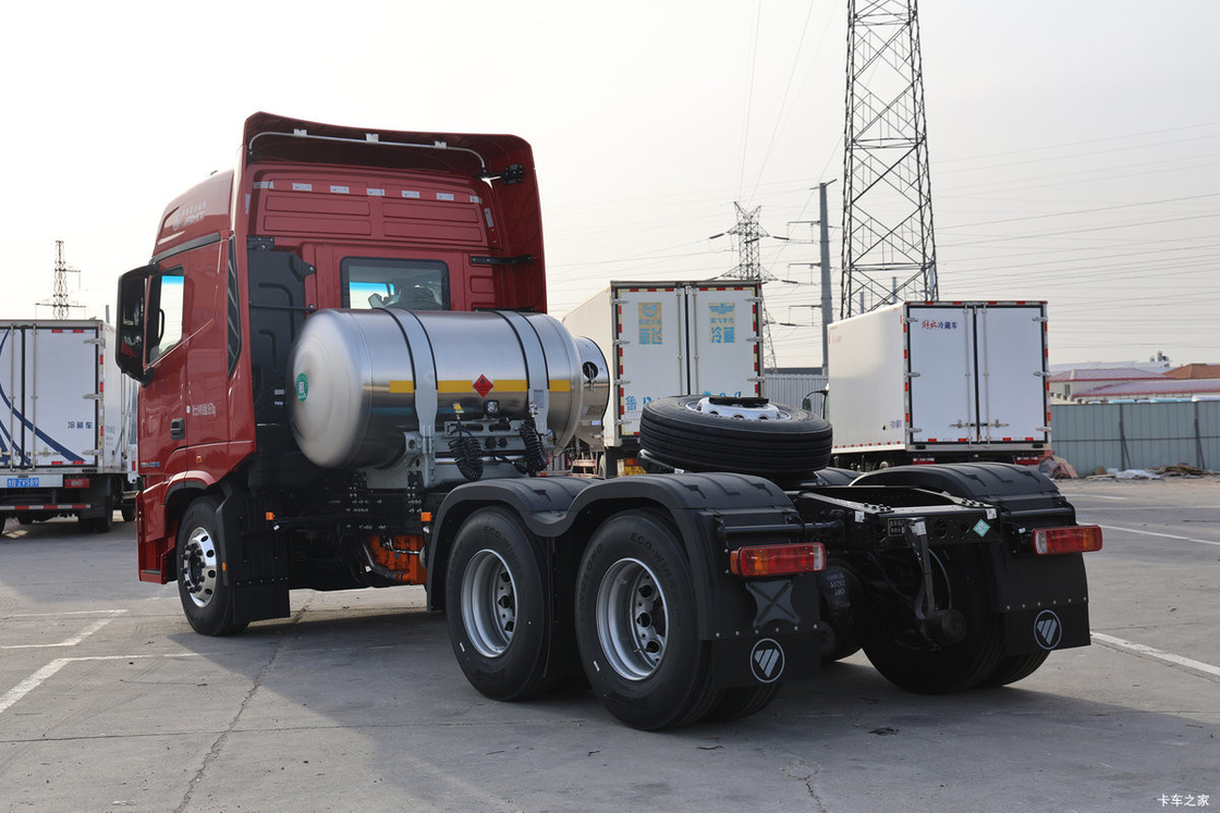Usato Foton Auman 6X4 Tractor Truck Head GTL6 10 pneumatici per il trasporto a lunga distanza Motore LNG 530 CV