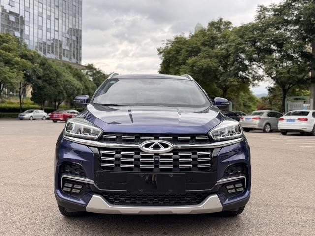 SUV cinese usato, basso chilometraggio, Chery Tiggo 8, SUV, cambio automatico, anno 2019, uso familiare e commerciale
