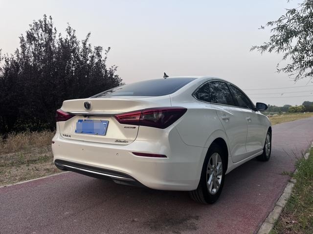 Changan Eado 1.6L SUV Automatico Usato Economico 2019 Eado GDI Sedan per Africa e Medio Oriente