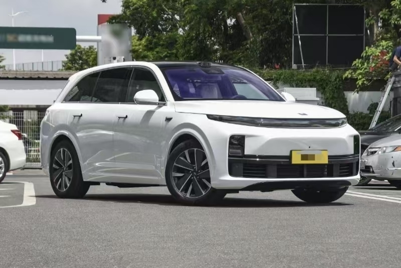 Nuovo Li Auto SUV 2025 Anno 4WD Extended Range Car Durable Potente Auto ideale con colore personalizzato