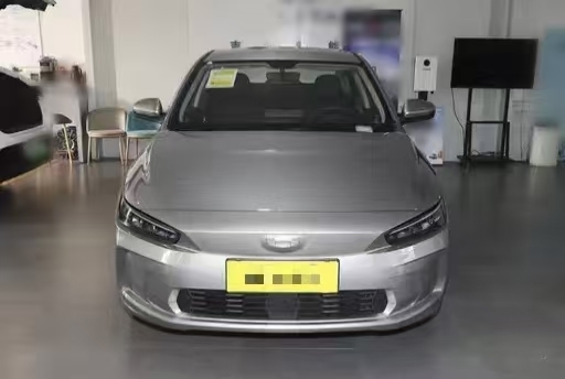 Veicolo usato cinese Geely Per l'esportazione Ideale 2024 Anno Trasporto personale Basso chilometraggio elettrico