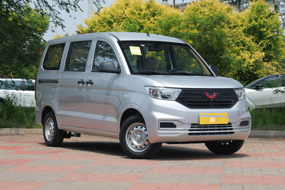 Affordable New Wuling Hongguang V minivan 2022 1.2L 76 CV L4 Benzina 2WD Euro 6 Per l'esportazione per uso familiare