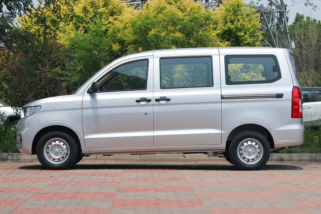 Affordable New Wuling Hongguang V minivan 2022 1.2L 76 CV L4 Benzina 2WD Euro 6 Per l'esportazione per uso familiare