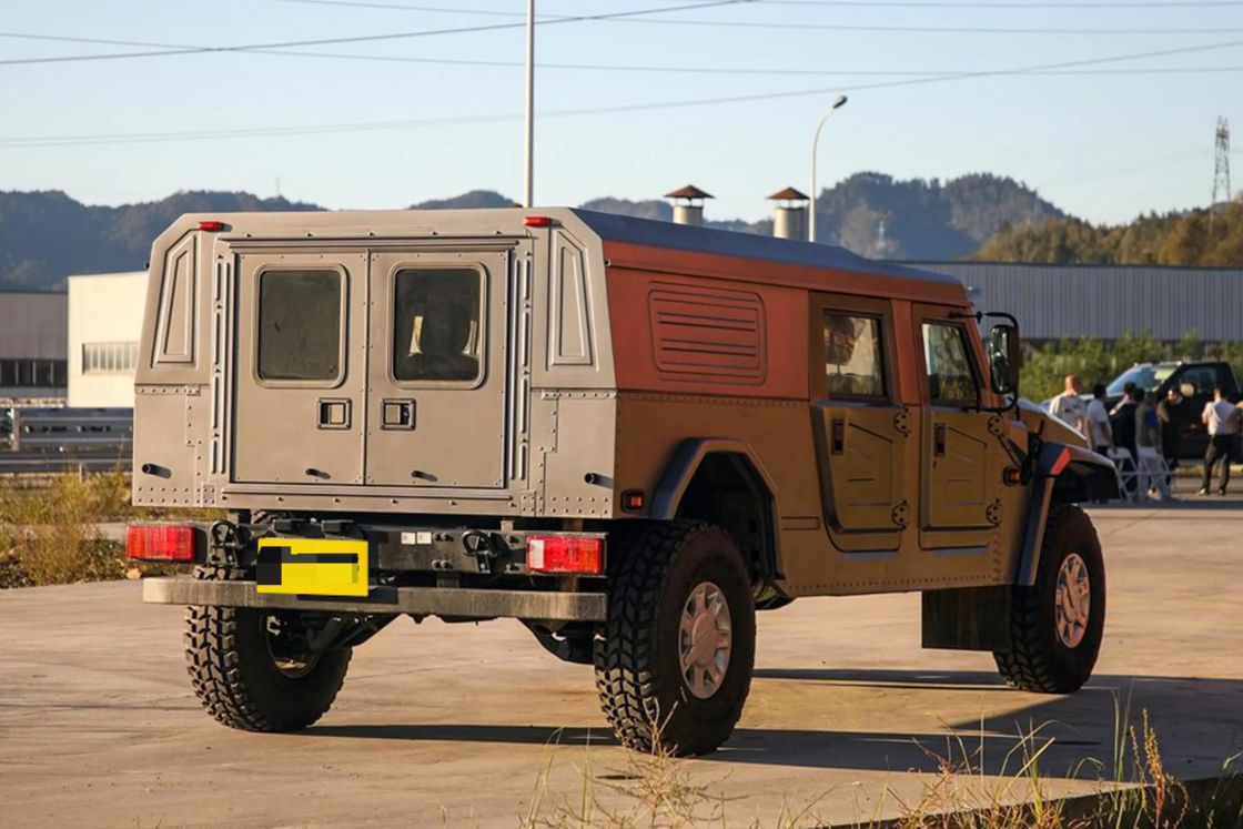 Non perderti il furgone Dongfeng Mengshi Nixingzhe 500 4.0T V8 Diesel a tetto basso del 2022