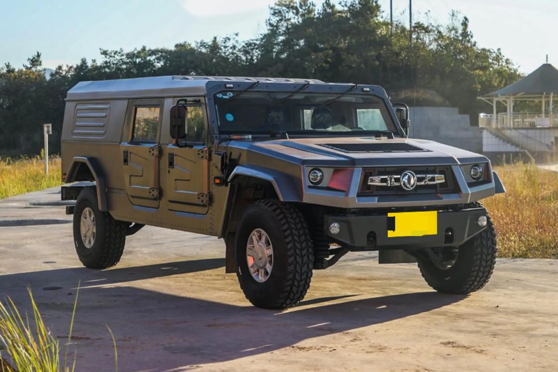 Non perderti il furgone Dongfeng Mengshi Nixingzhe 500 4.0T V8 Diesel a tetto basso del 2022