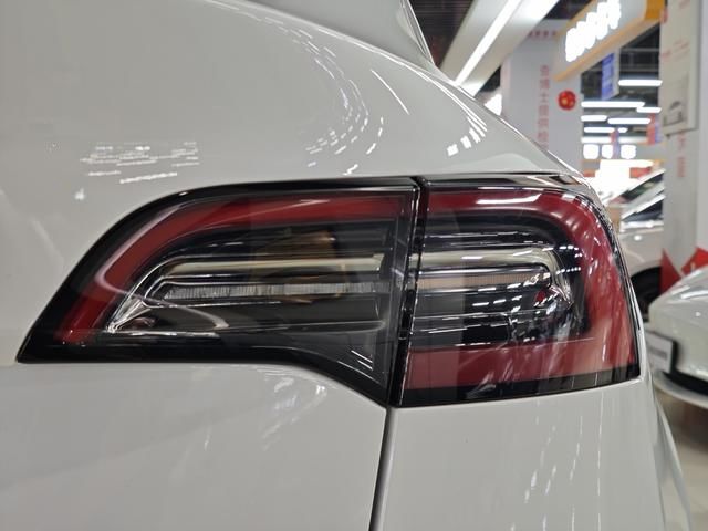 Affordable Used Tesla Model Y SUV 2022 facelift versione a trazione posteriore per uso familiare