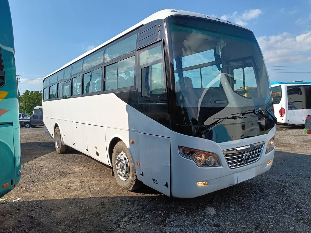 Autobus passeggeri usato Yutong ZK6102D del 2020, 57 posti, configurazione 2+3, una porta, guida a destra, autobus di lusso