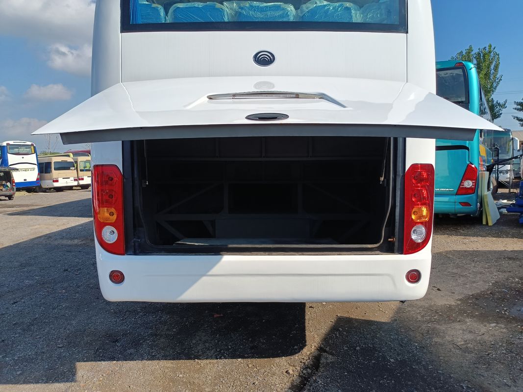 Autobus passeggeri usato Yutong ZK6102D del 2020, 57 posti, configurazione 2+3, una porta, guida a destra, autobus di lusso