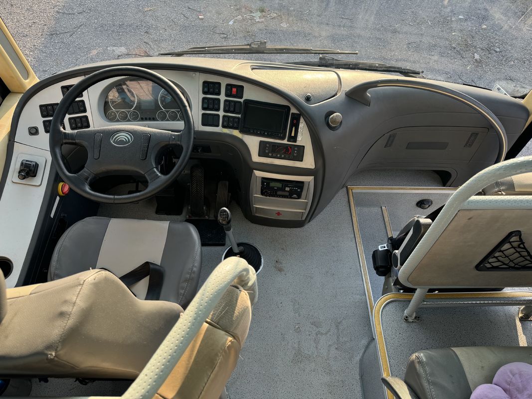 ZK6110 Yutong Used Passenger Bus 2020 56 posti 2+3 Disposizione Due porte a guida sinistra Autobus di lusso