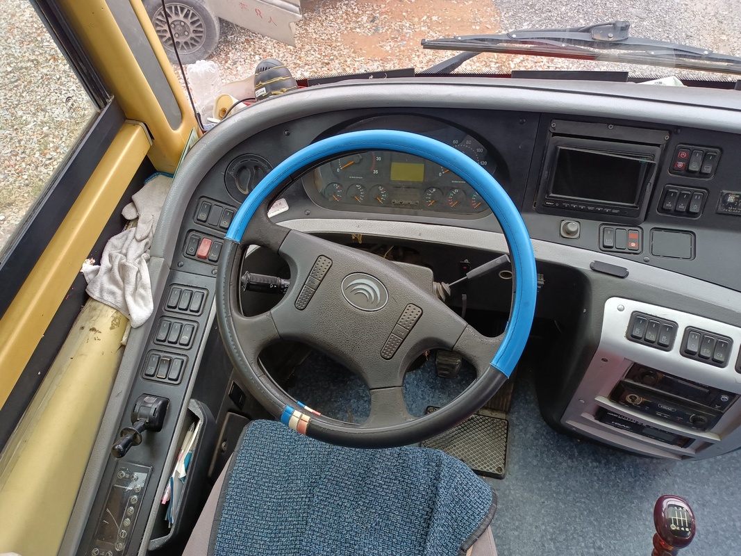 Autobus usato Yutong 55 posti a sedere Chiesa di seconda mano Intercity Aeroporto Scuola Commuter Interurban Bus