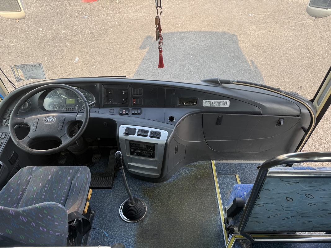 Autocarro di seconda mano da 12m Yutong Autobus 55 posti Weichai Tour Diesel Aeroporto Chiesa Scuola Interurbana Autobus interurbani