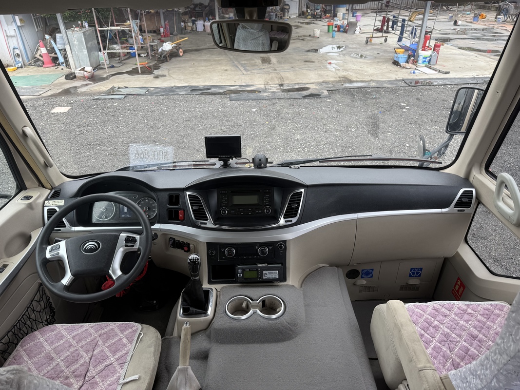 Autobus Yutong Coaster usato, 20 posti, diesel, per uso commerciale, autobus navetta, autobus pendolari, diesel, lusso