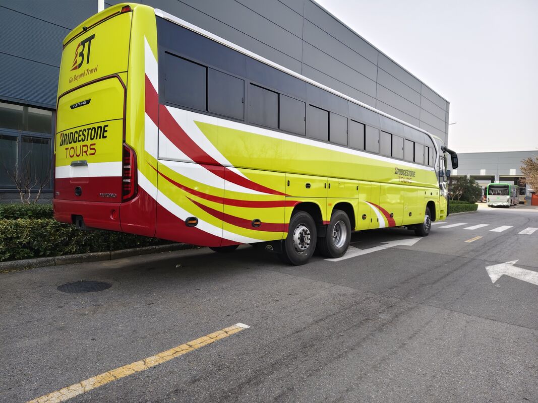 Nuovo autobus Yutong Diesel da 72 posti D14 Motore Weichai Autobus per pendolari, tour e interurbani guida a destra/sinistra