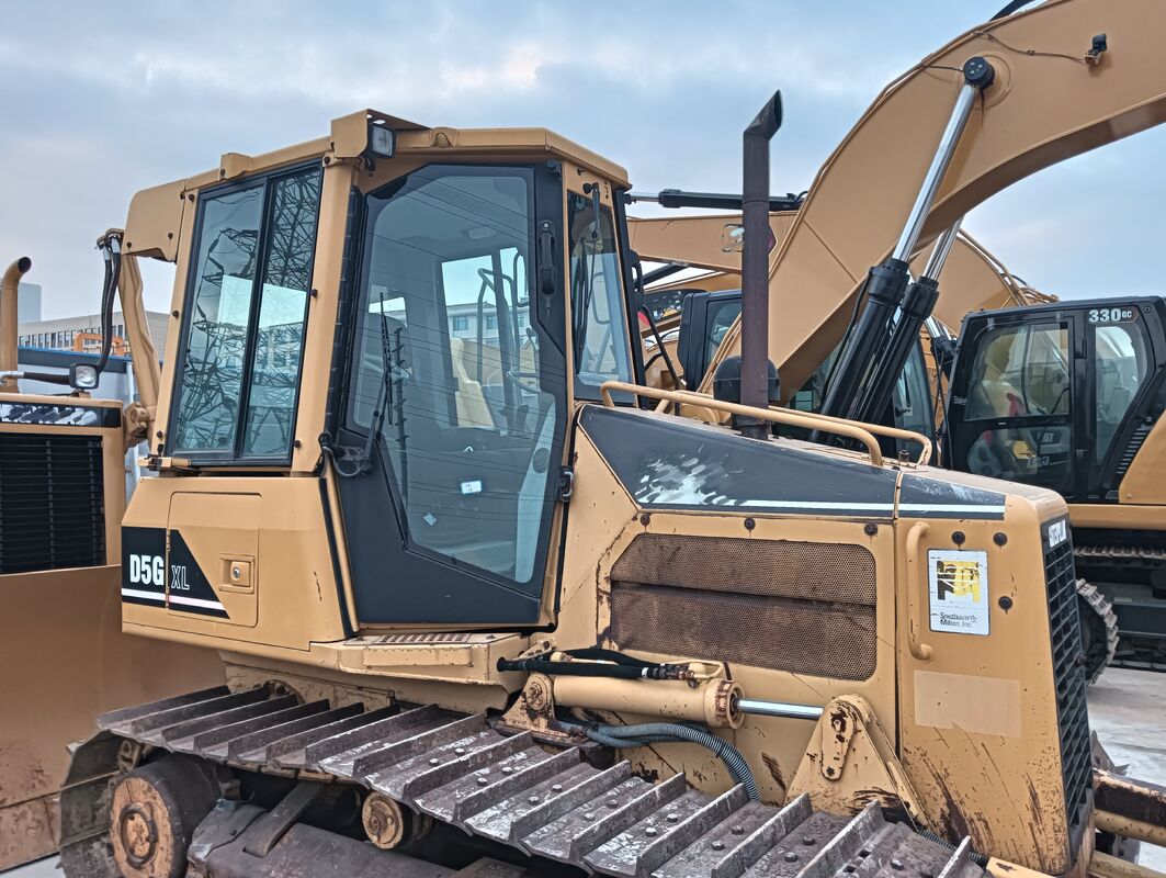 Usato Bulldozer di marca cinese a rotaia Capacità di secchio 8.919 tonnellate In ottime condizioni 74kW 5.0 L Per la costruzione