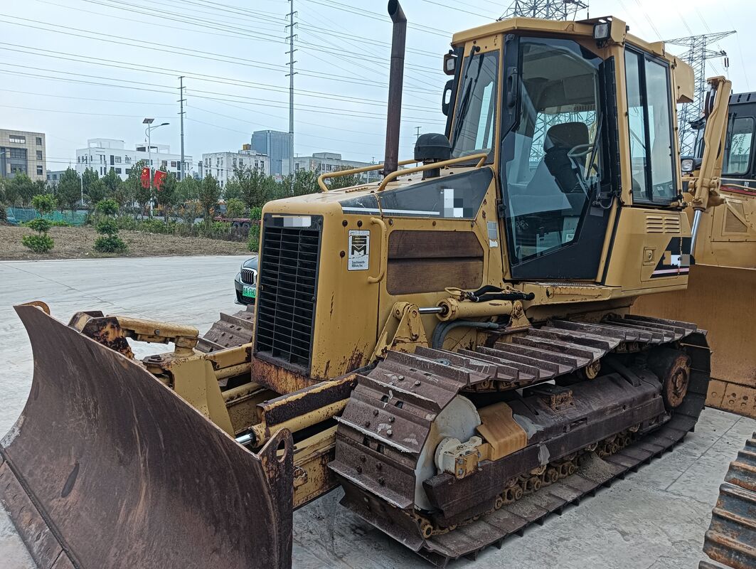 Usato Bulldozer di marca cinese a rotaia Capacità di secchio 8.919 tonnellate In ottime condizioni 74kW 5.0 L Per la costruzione