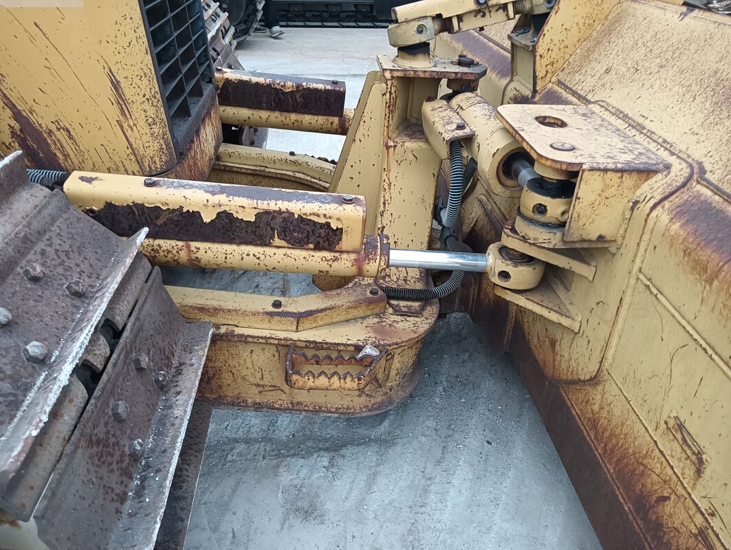 Usato Bulldozer di marca cinese a rotaia Capacità di secchio 8.919 tonnellate In ottime condizioni 74kW 5.0 L Per la costruzione