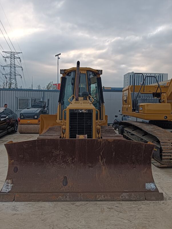 Usato Bulldozer di marca cinese a rotaia Capacità di secchio 8.919 tonnellate In ottime condizioni 74kW 5.0 L Per la costruzione