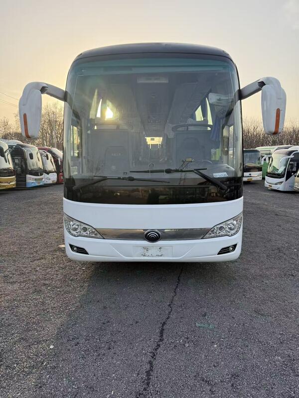 Nuovo autobus Arrvied di seconda mano Yutong Zk6122 Yuchai 330hp Leaf Spring 55 posti Lux Transport con aria condizionata