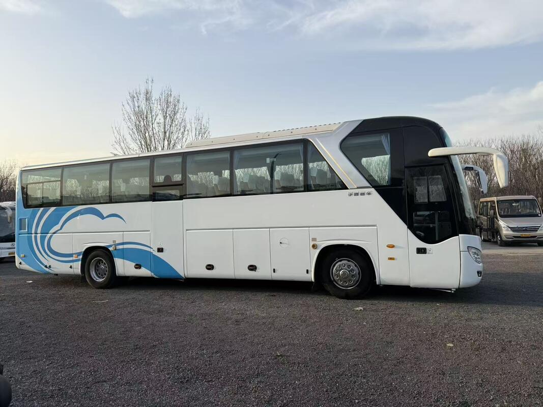 Nuovo autobus Arrvied di seconda mano Yutong Zk6122 Yuchai 330hp Leaf Spring 55 posti Lux Transport con aria condizionata